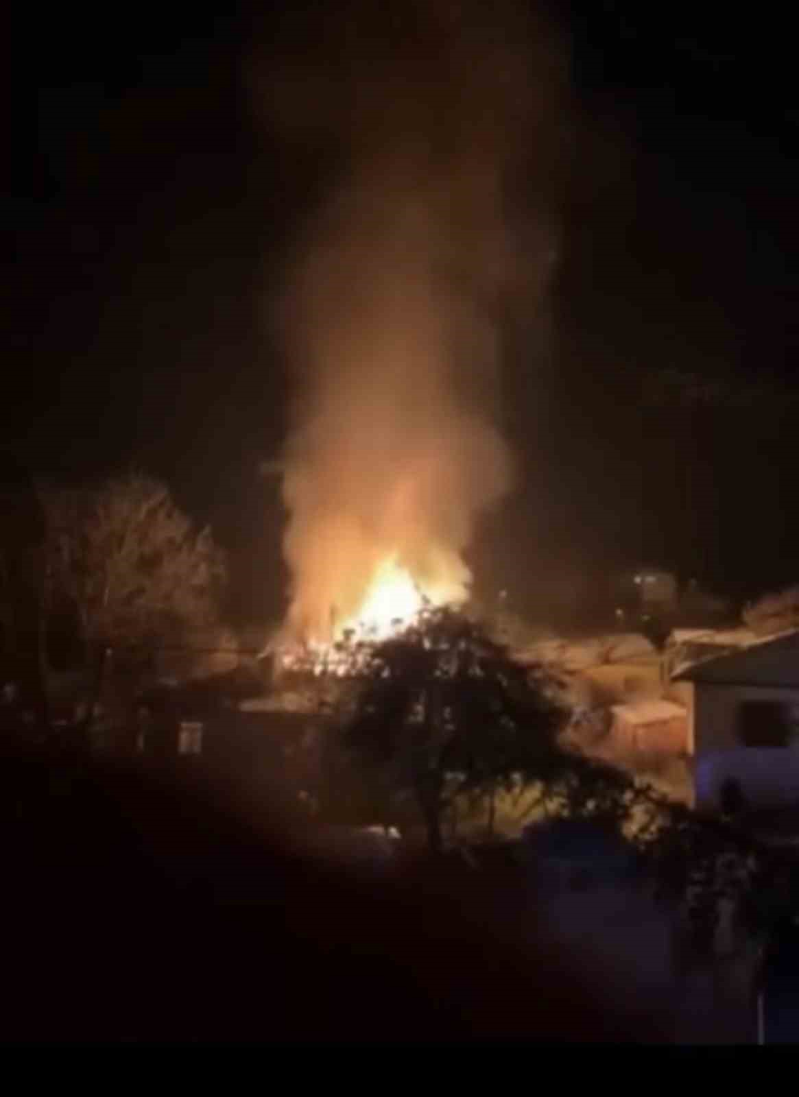 Tokat’ta alevler geceyi aydınlattı
