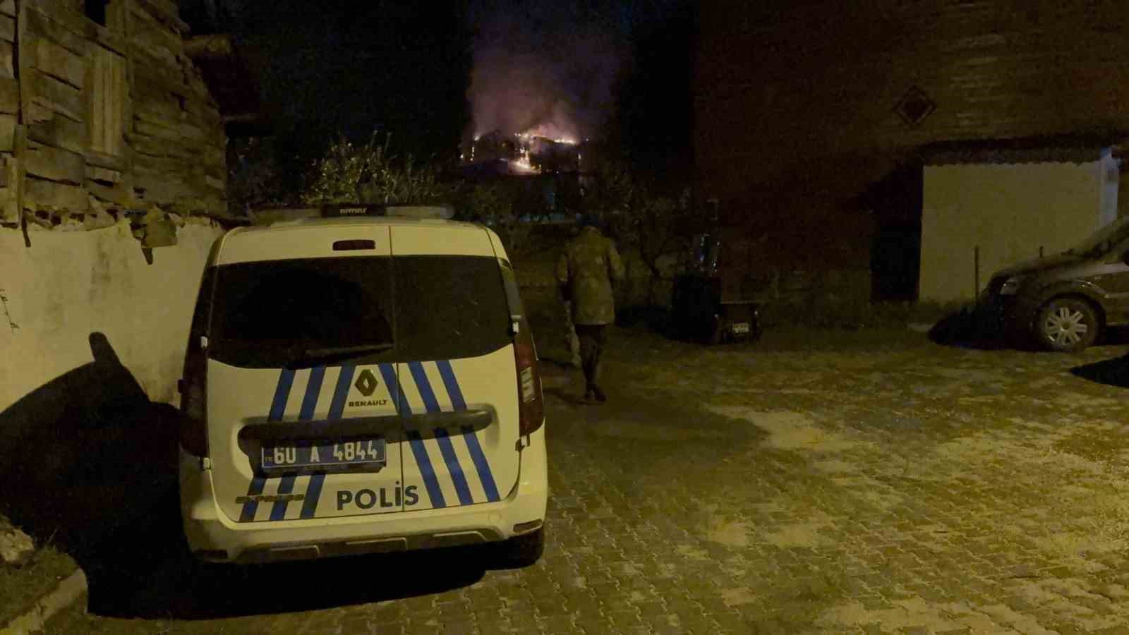 Tokat’ta çıkan yangında ev kullanılamaz hale geldi
