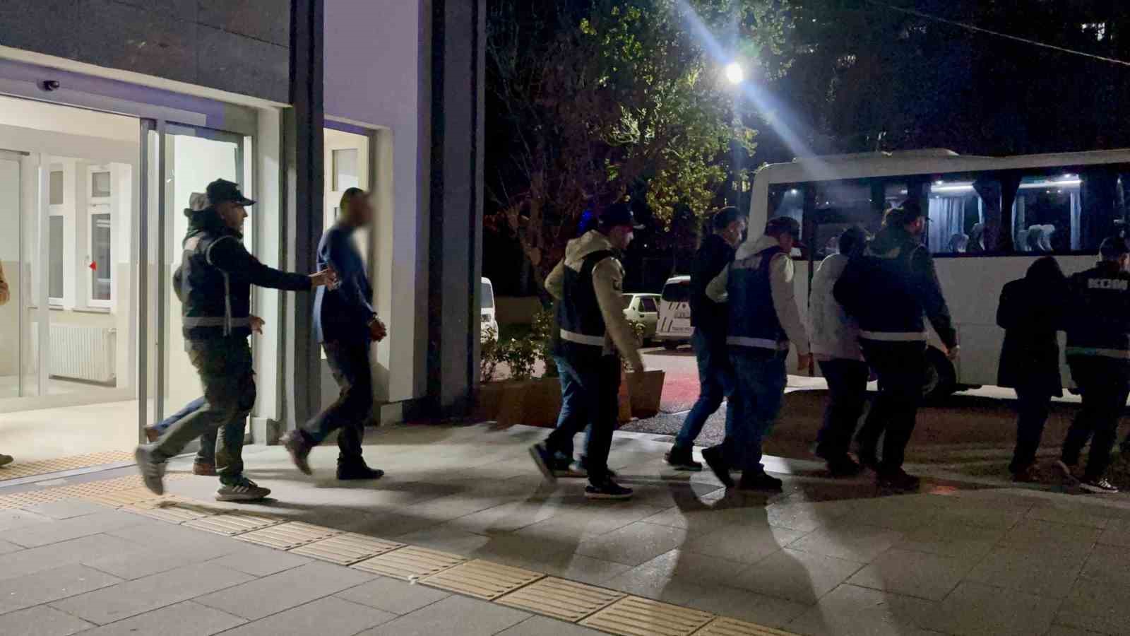 Tokat’ta ehliyet sınavında yapay zekalı "joker aday" operasyonu: 14 tutuklama
