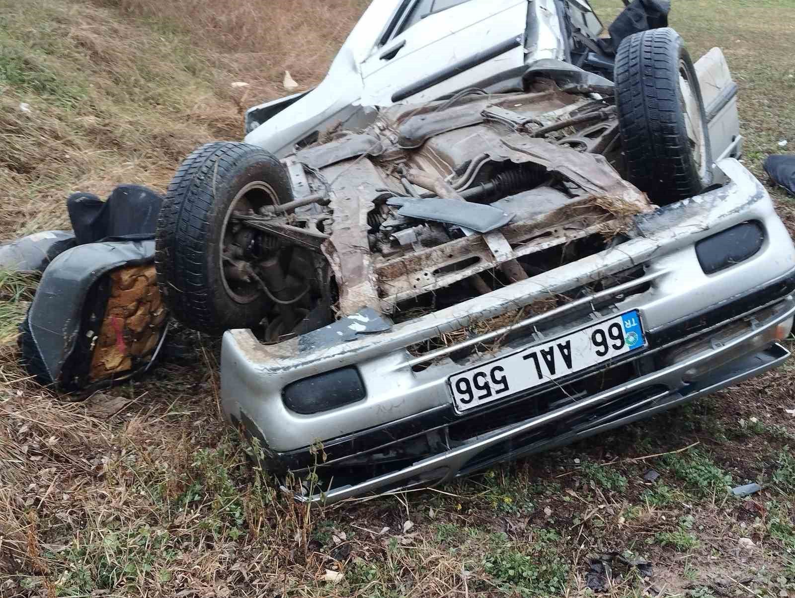 Tokat’ta feci kaza: İkiye ayrılan otomobil sürücüsü ağır yaralandı
