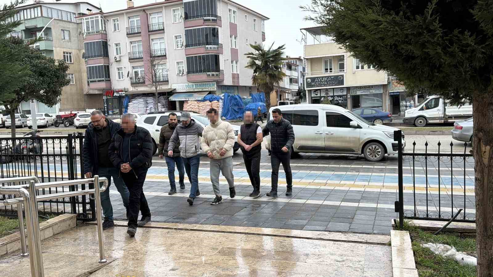 Tokat’ta göçmen kaçakçılığı operasyonu: 2 kişi tutuklandı
