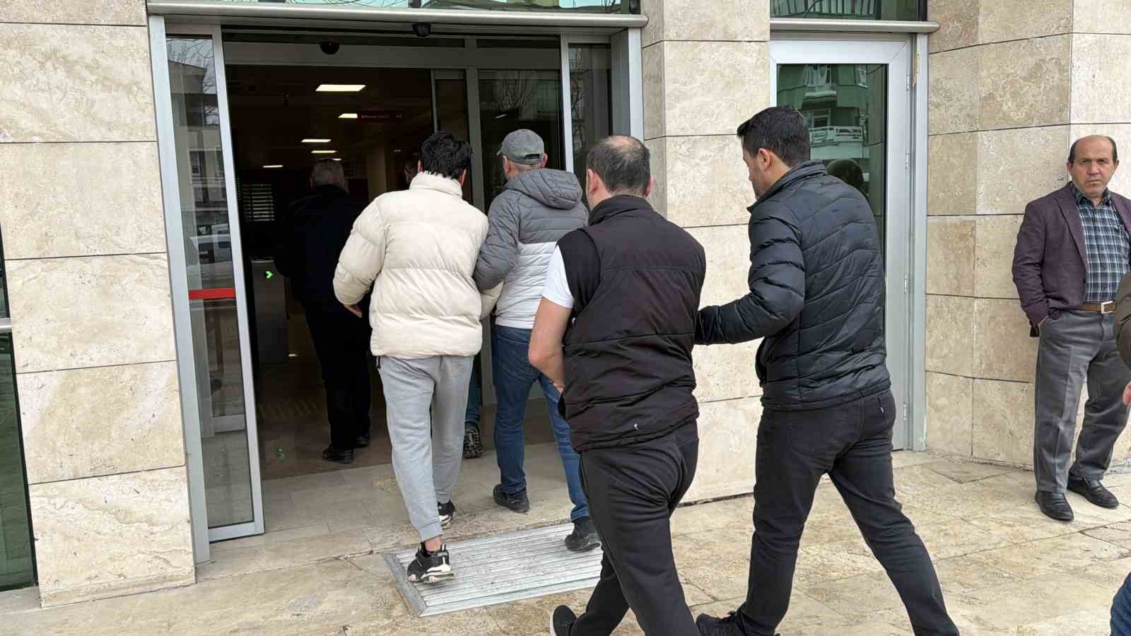 Tokat’ta göçmen kaçakçılığı operasyonu: 2 kişi tutuklandı

