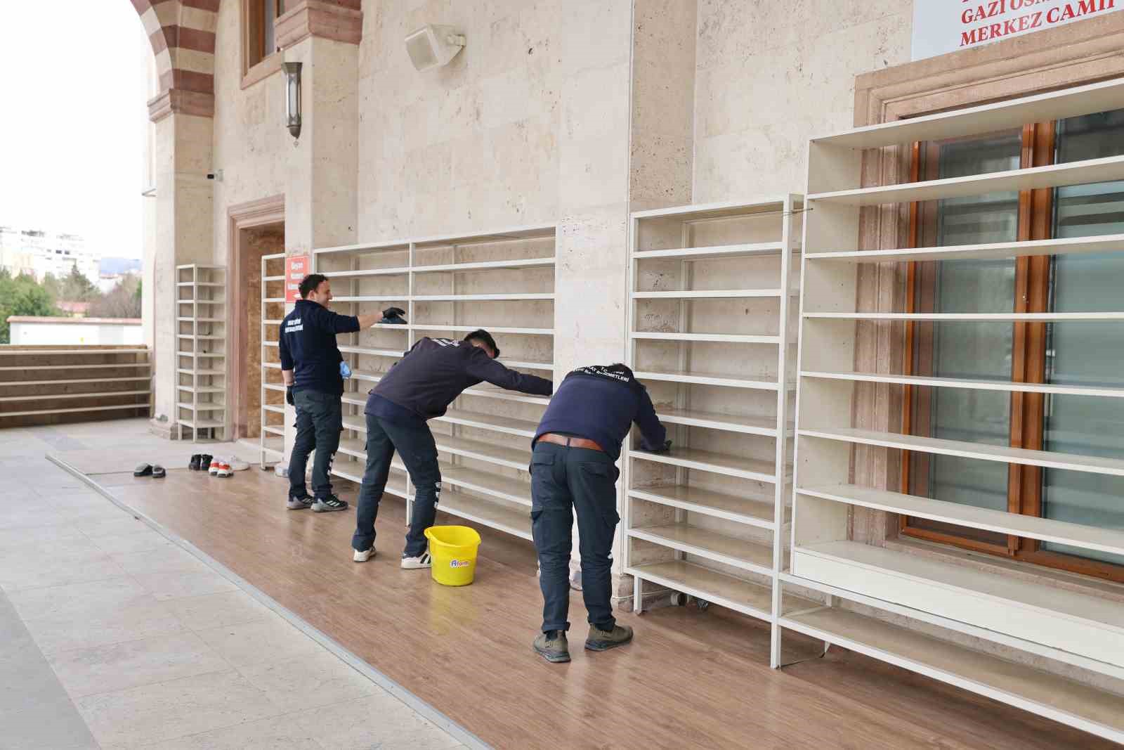 Tokat’ta ibadethaneler Ramazan’a hazırlandı
