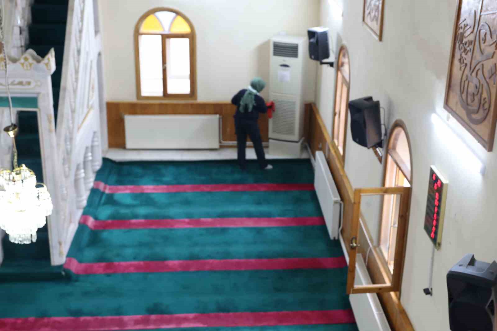 Tokat’ta ibadethaneler Ramazan’a hazırlandı
