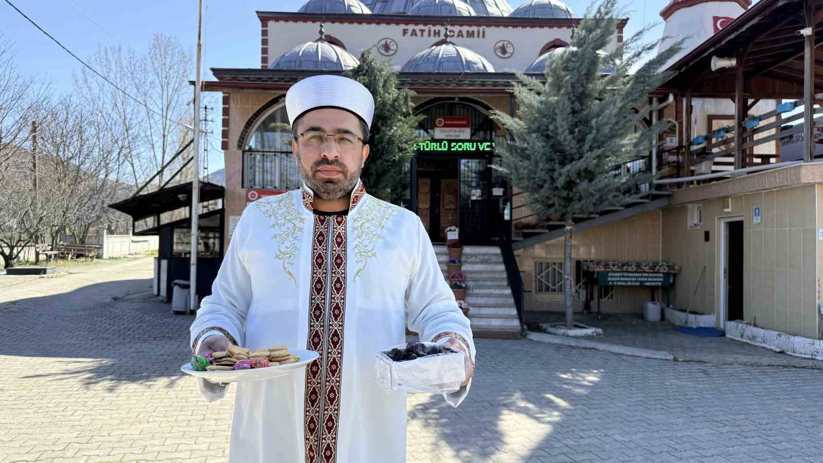 Tokat’ta iftara yetişme telaşı kazaya dönüşmesin diye ’ikram noktası’ kuruldu
