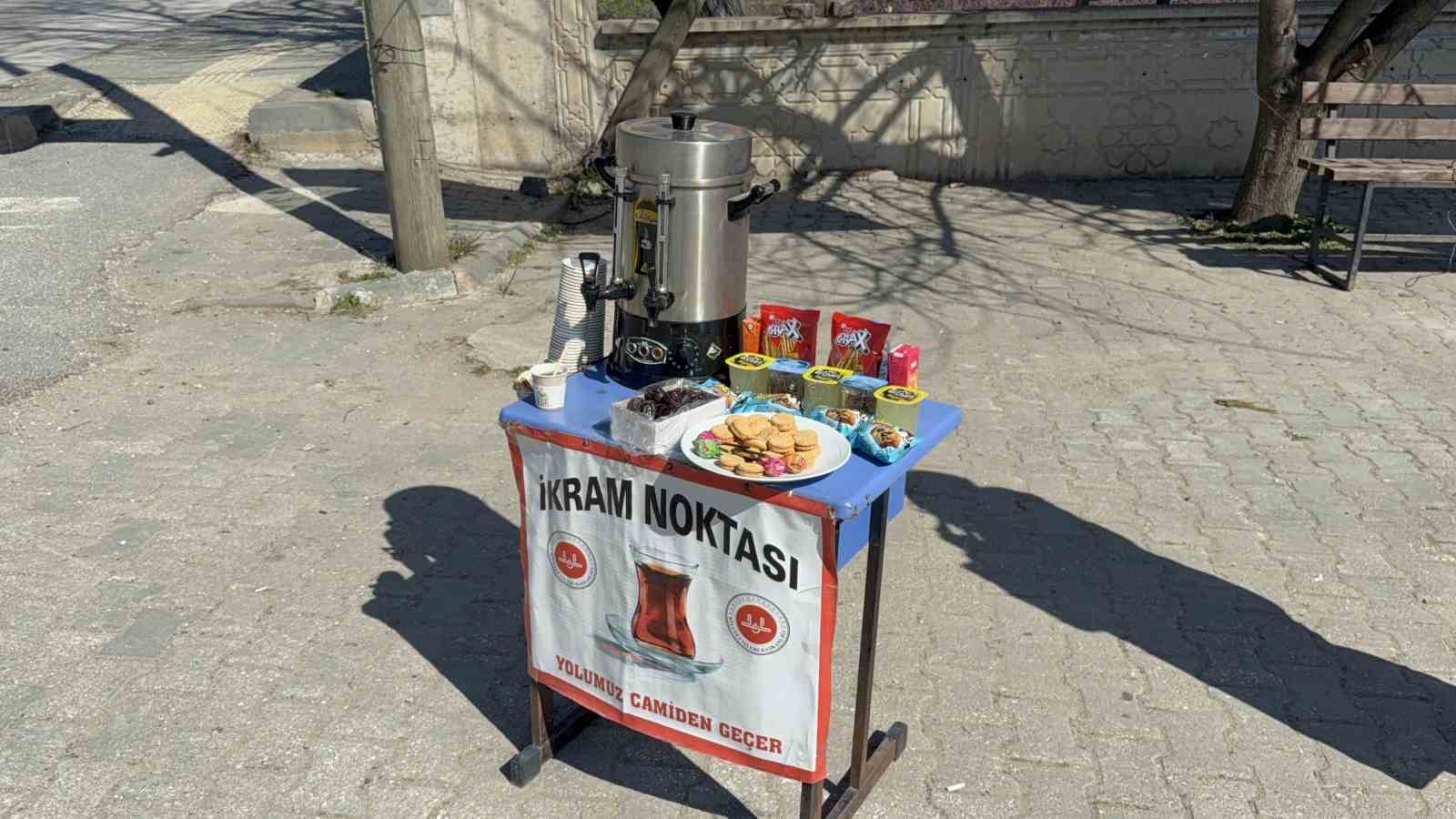 Tokat’ta iftara yetişme telaşı kazaya dönüşmesin diye ’ikram noktası’ kuruldu
