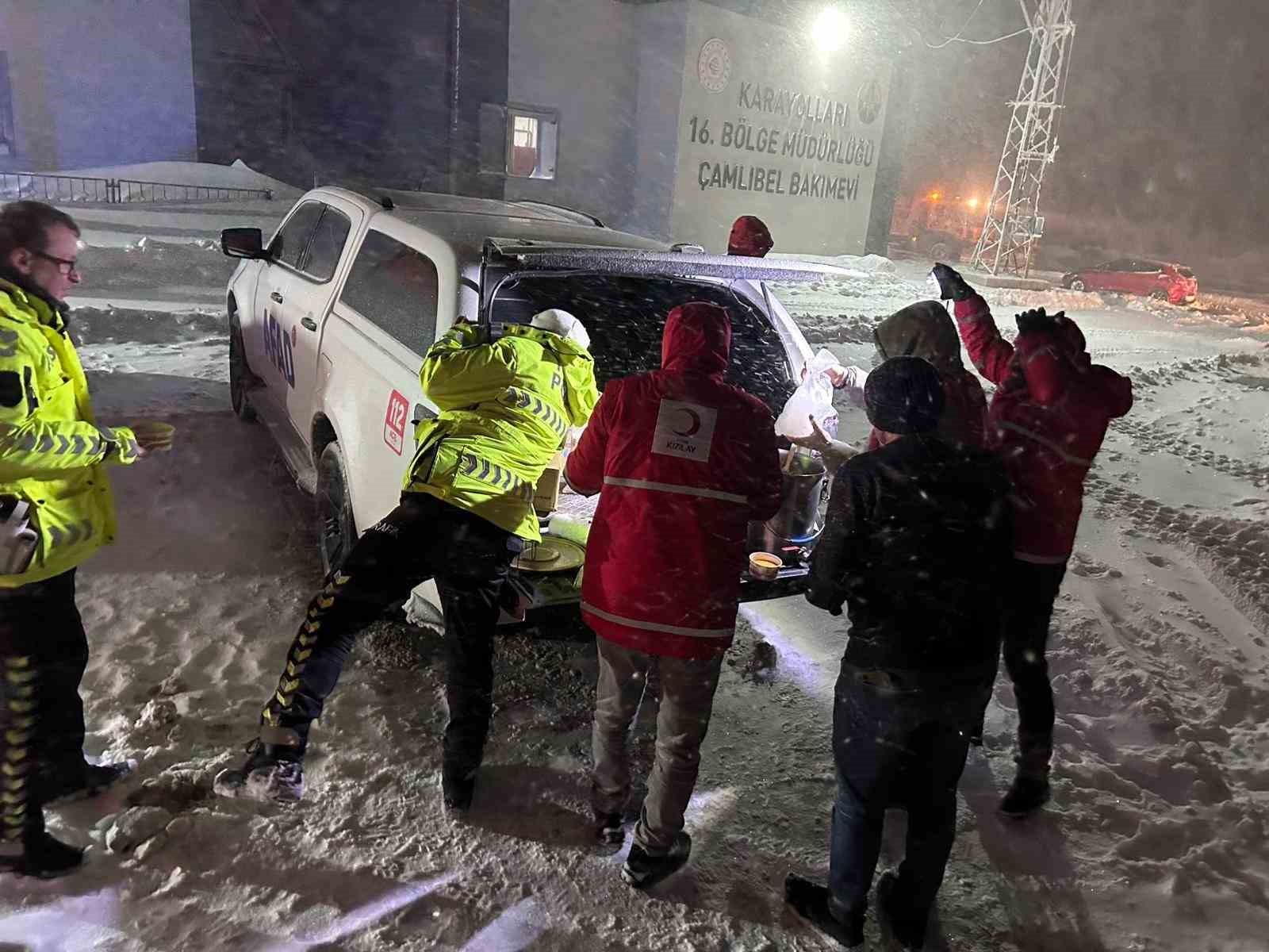 Tokat’ta kar yağışı ulaşımı aksattı
