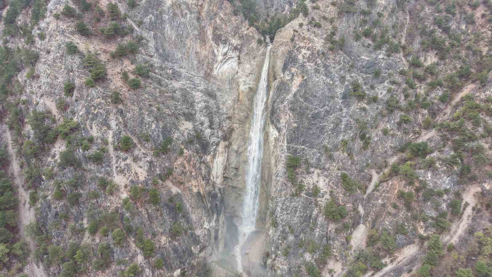 Tokat’ta kuruyan şelale eski günlerine geri döndü
