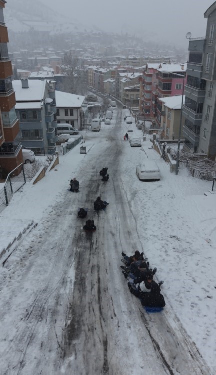 Tokat’ta ’ölümüne’ kar eğlencesi
