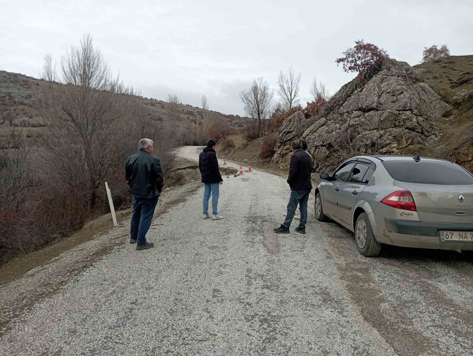 Tokat’ta yağışlar toprak kaymasına neden oldu
