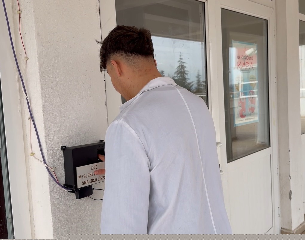 Tokat’ta yerli parmak izi sistemiyle sınıf yoklaması dijital ortama taşındı
