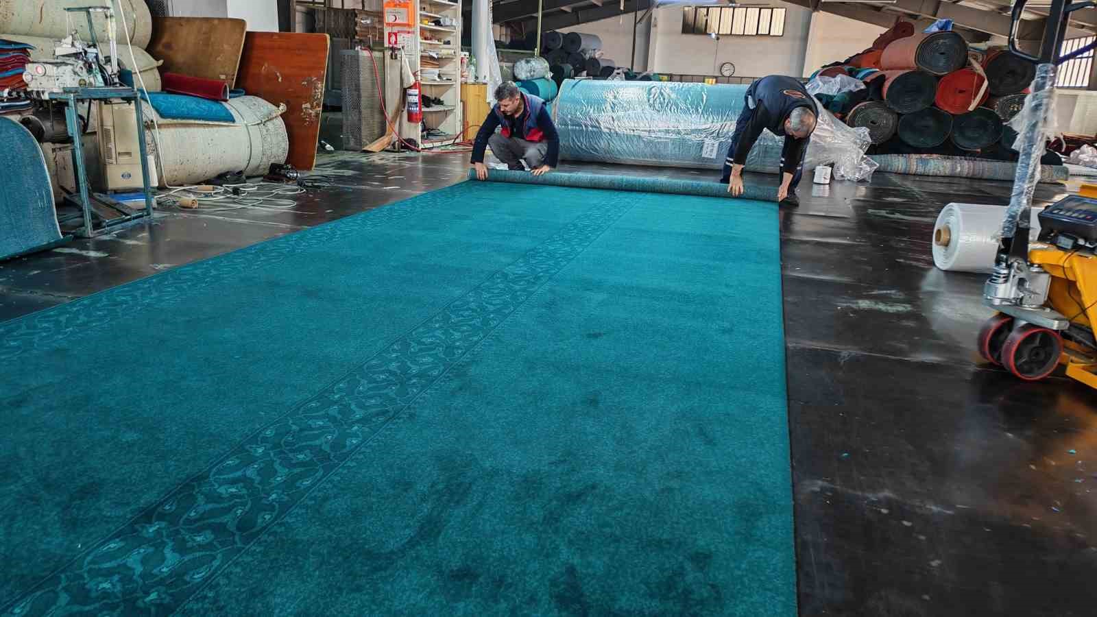 Tokyo Camii’nin halıları 26 yıl sonra yeniden Demirci’de dokundu
