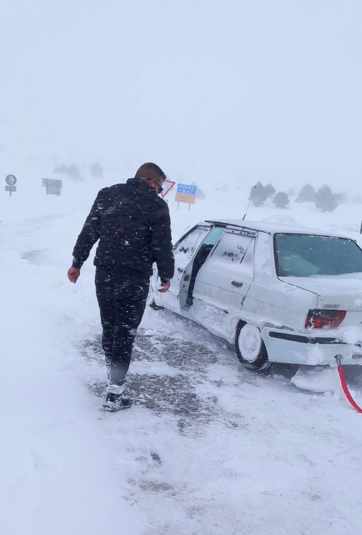 Tomarza - Arslantaş ile Tufanbeyli - Ayvat yolu ulaşıma kapandı
