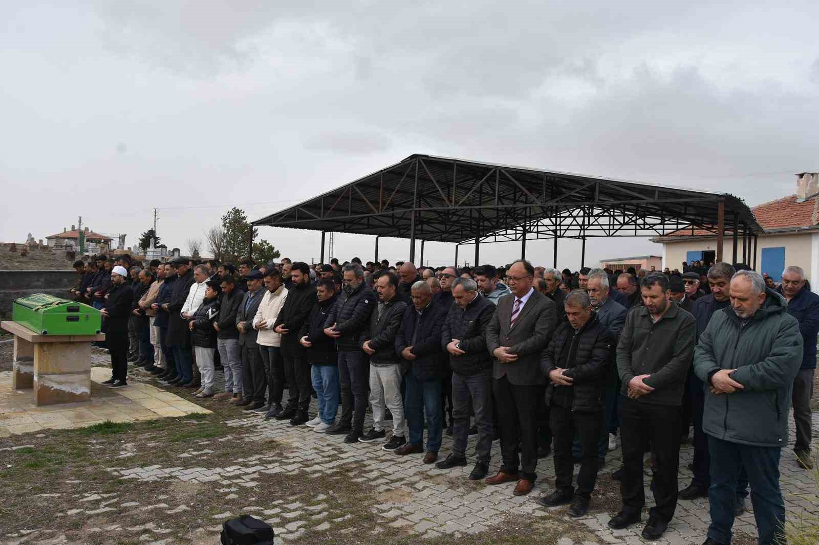 Tomarza Büyükcanlı Mahalle Muhtarı son yolculuğuna uğurlandı
