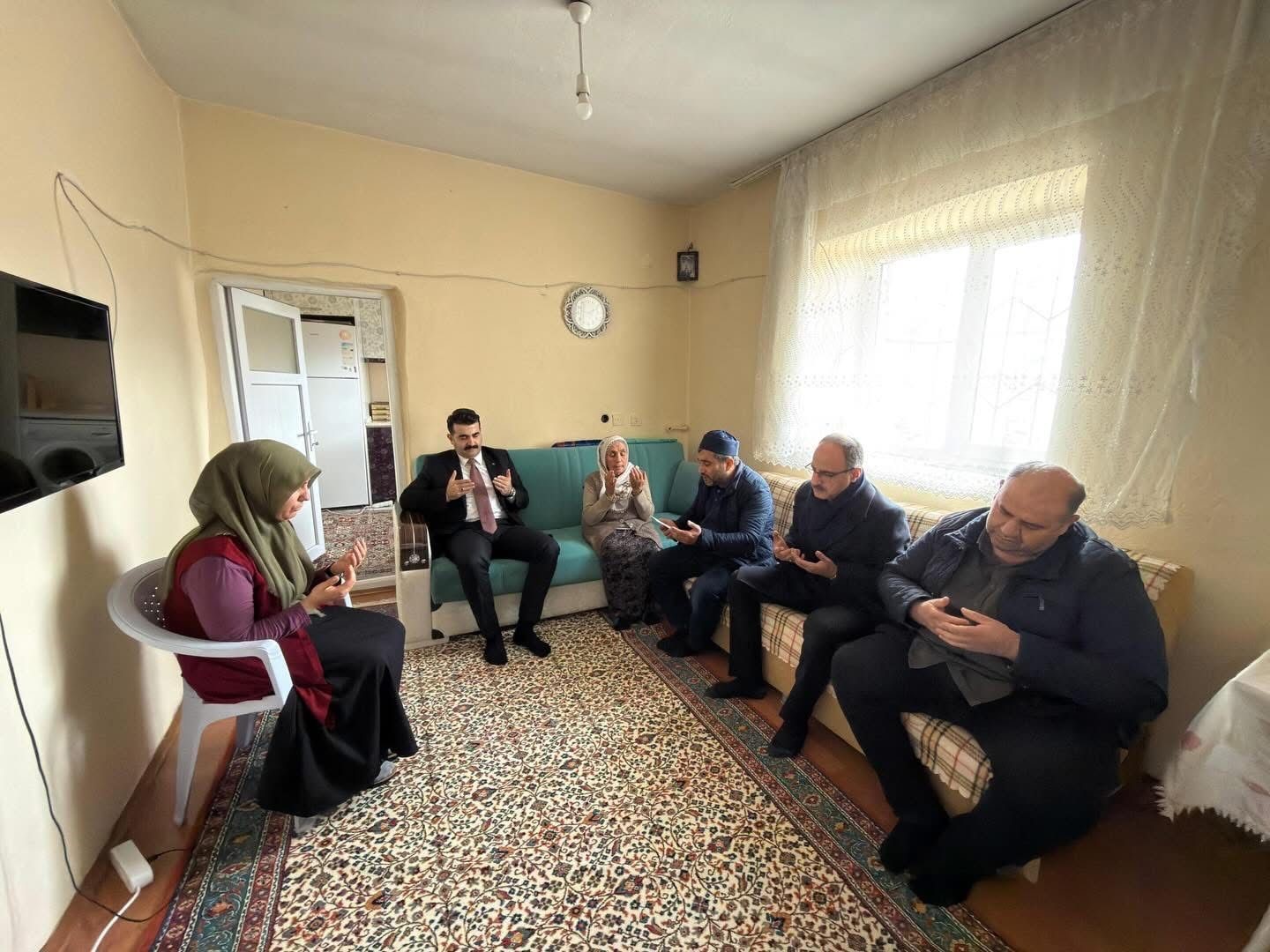 Tomarza’da 21 kimsesiz vatandaş ziyaret edildi
