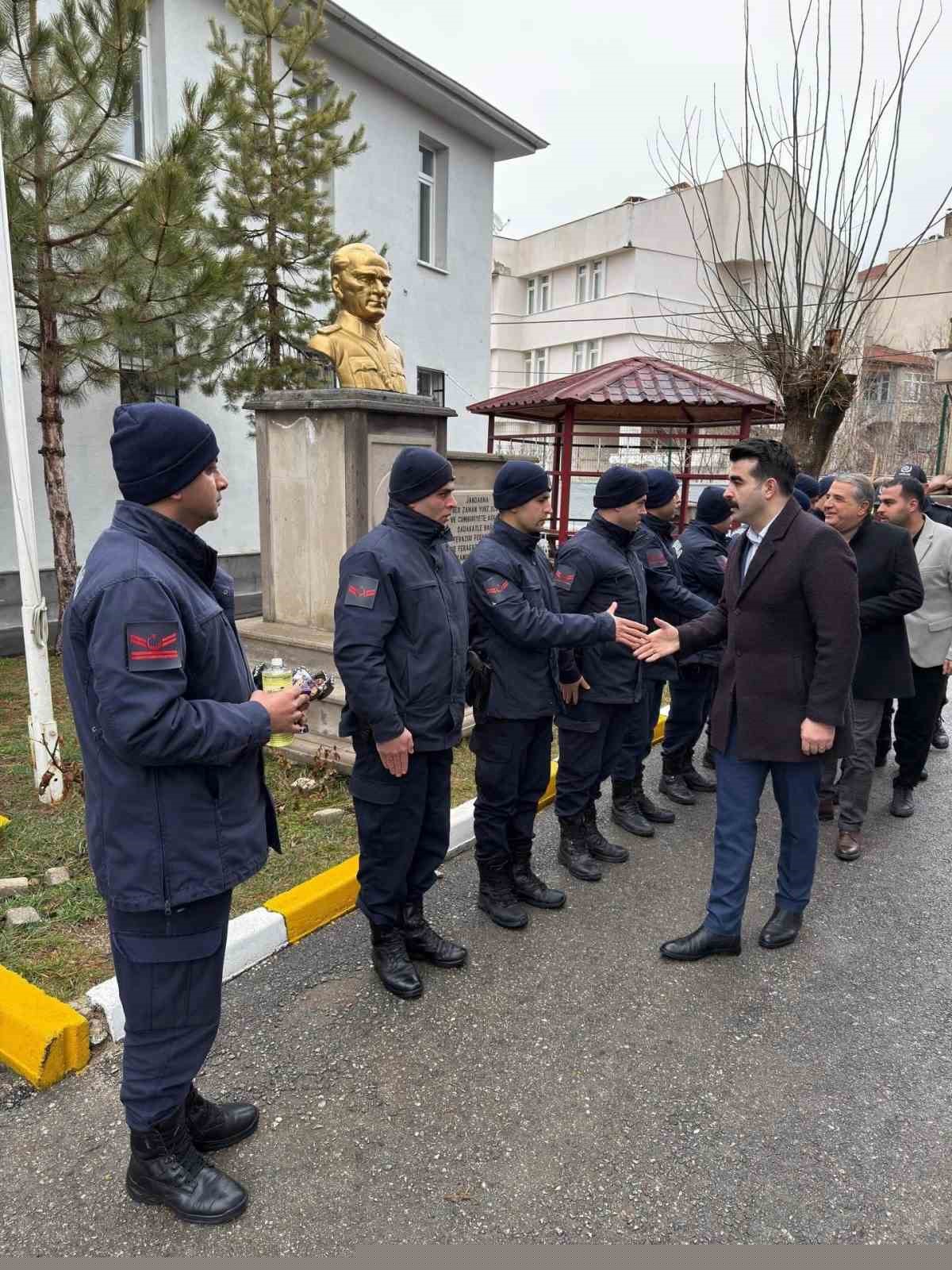 Tomarza’da güvenlik güçleriyle bayramlaşma ziyareti
