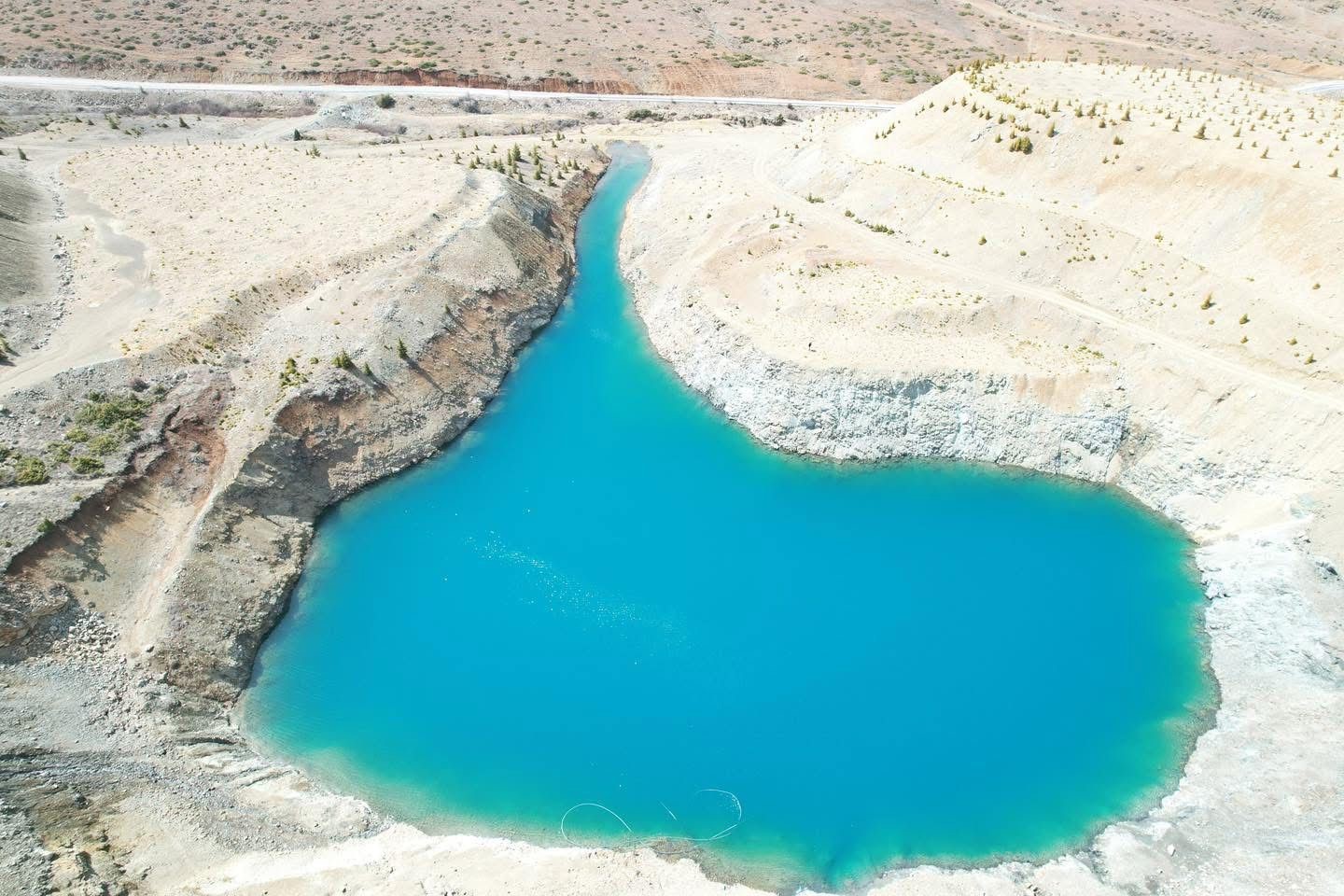 Tomarza’nın doğa harikası Mavi Göl, görenleri etkiliyor
