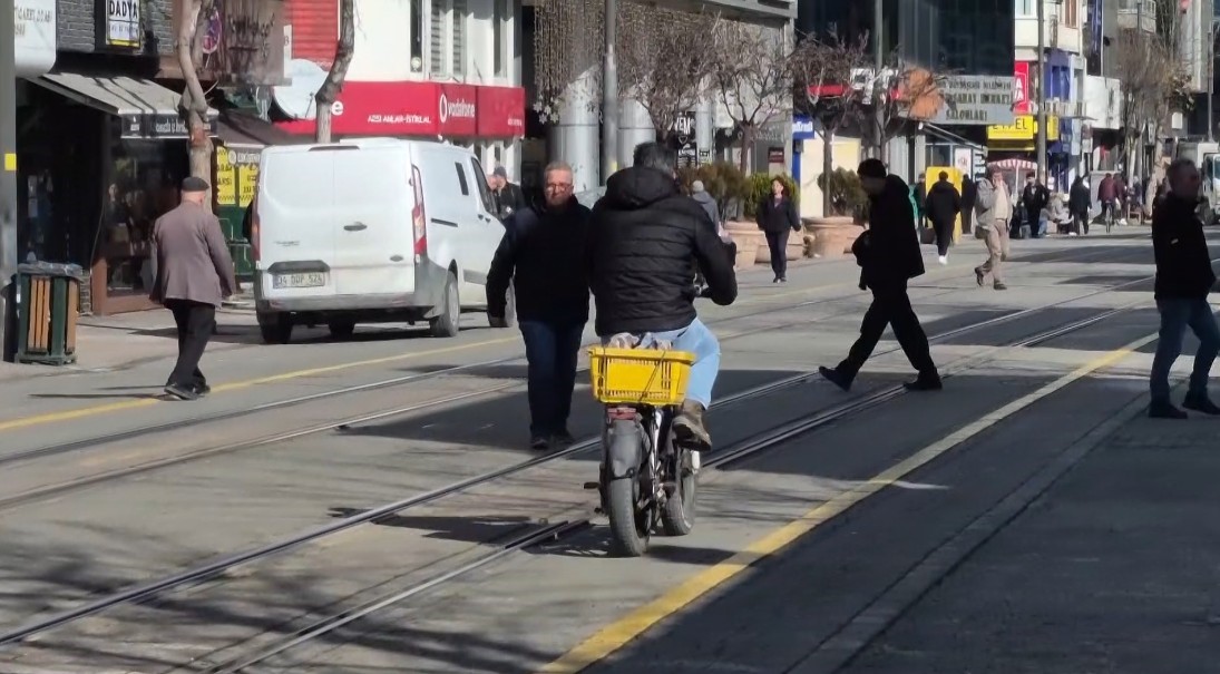 Toplu ulaşım zammı bisikleti daha cazip hale getirdi
Toplu ulaşım zammı bisikleti daha cazip hale getirdi