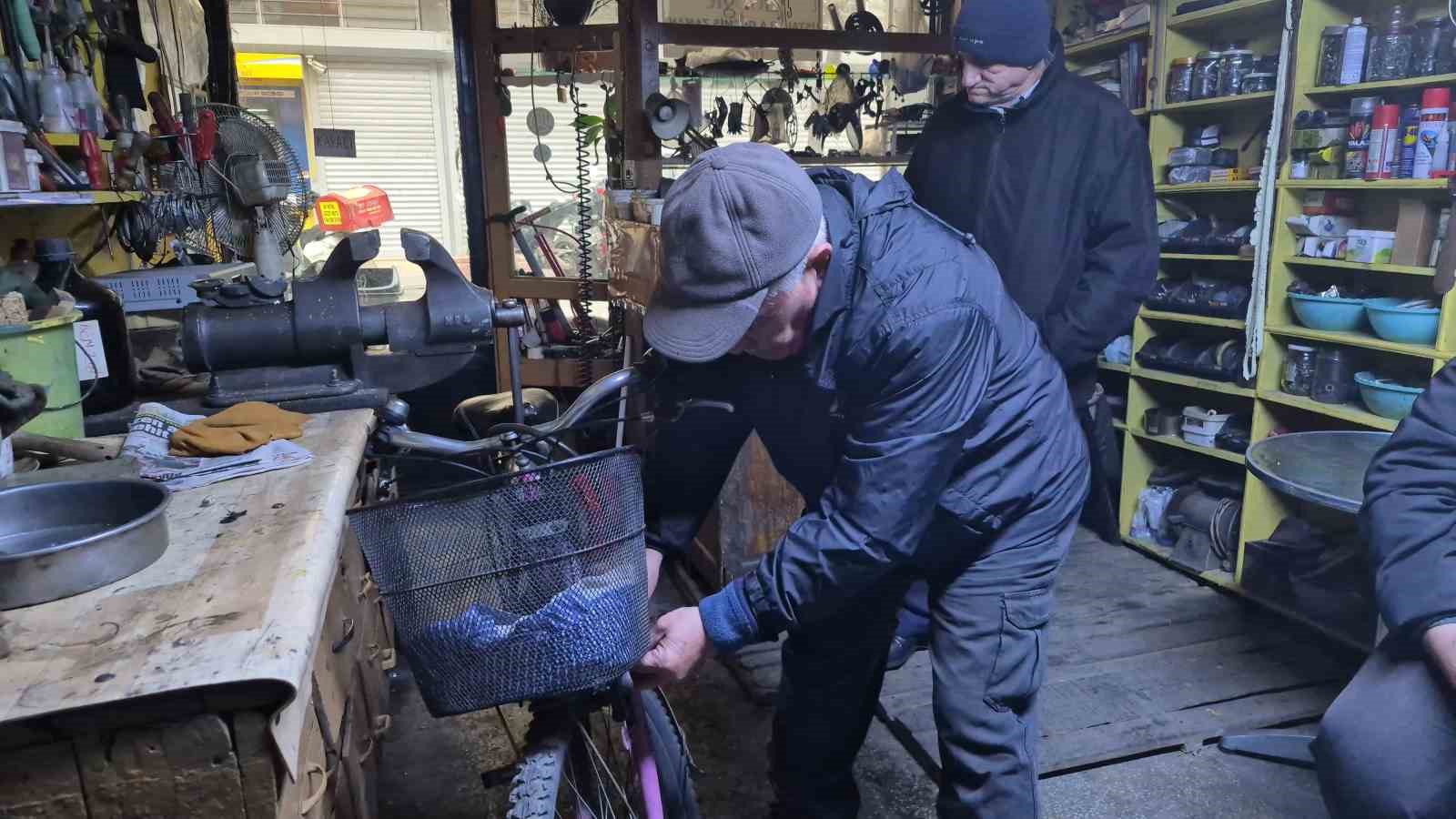 Toplu ulaşım zammı bisikleti daha cazip hale getirdi
Toplu ulaşım zammı bisikleti daha cazip hale getirdi