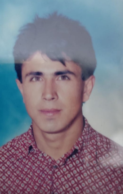 Toprağa gömülü bulunan kafatası ve kemiklerin 15 yıldır kayıp olan kardeşine ait olduğunu iddia etti
