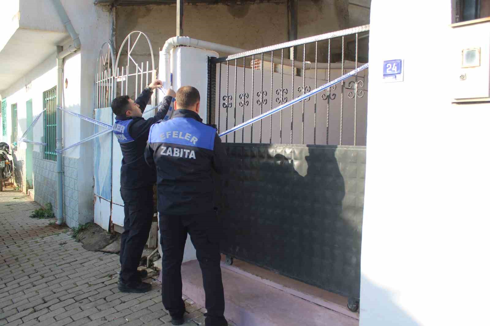 Toprak kayması sonucu evi yıkılan genç 10 dakikayla kurtuldu
Toprak kayması sonucu evi yıkılan genç 10 dakikayla kurtuldu