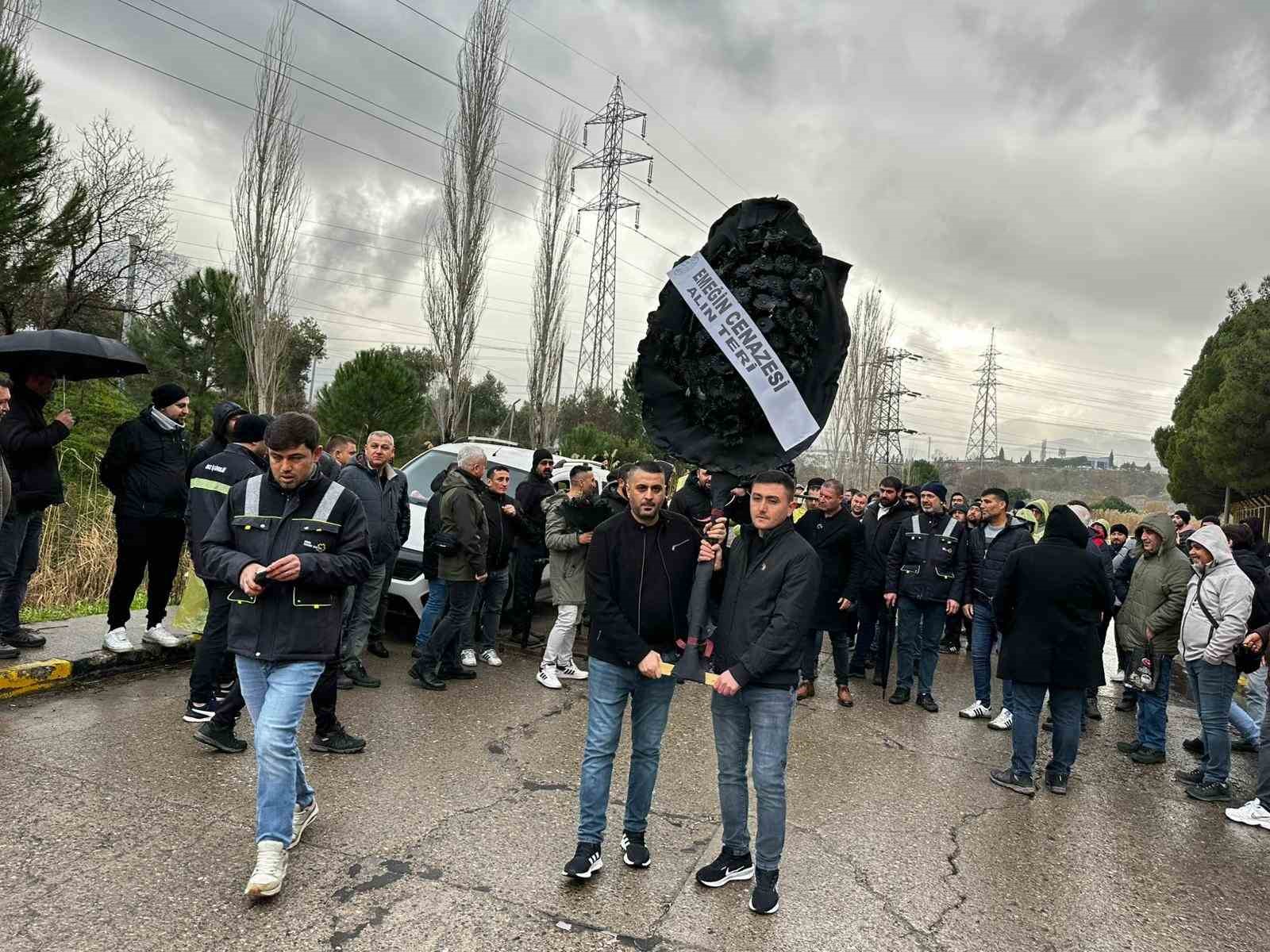 TORKU’ya siyah tabutlu eylem
TORKU’ya siyah tabutlu eylem