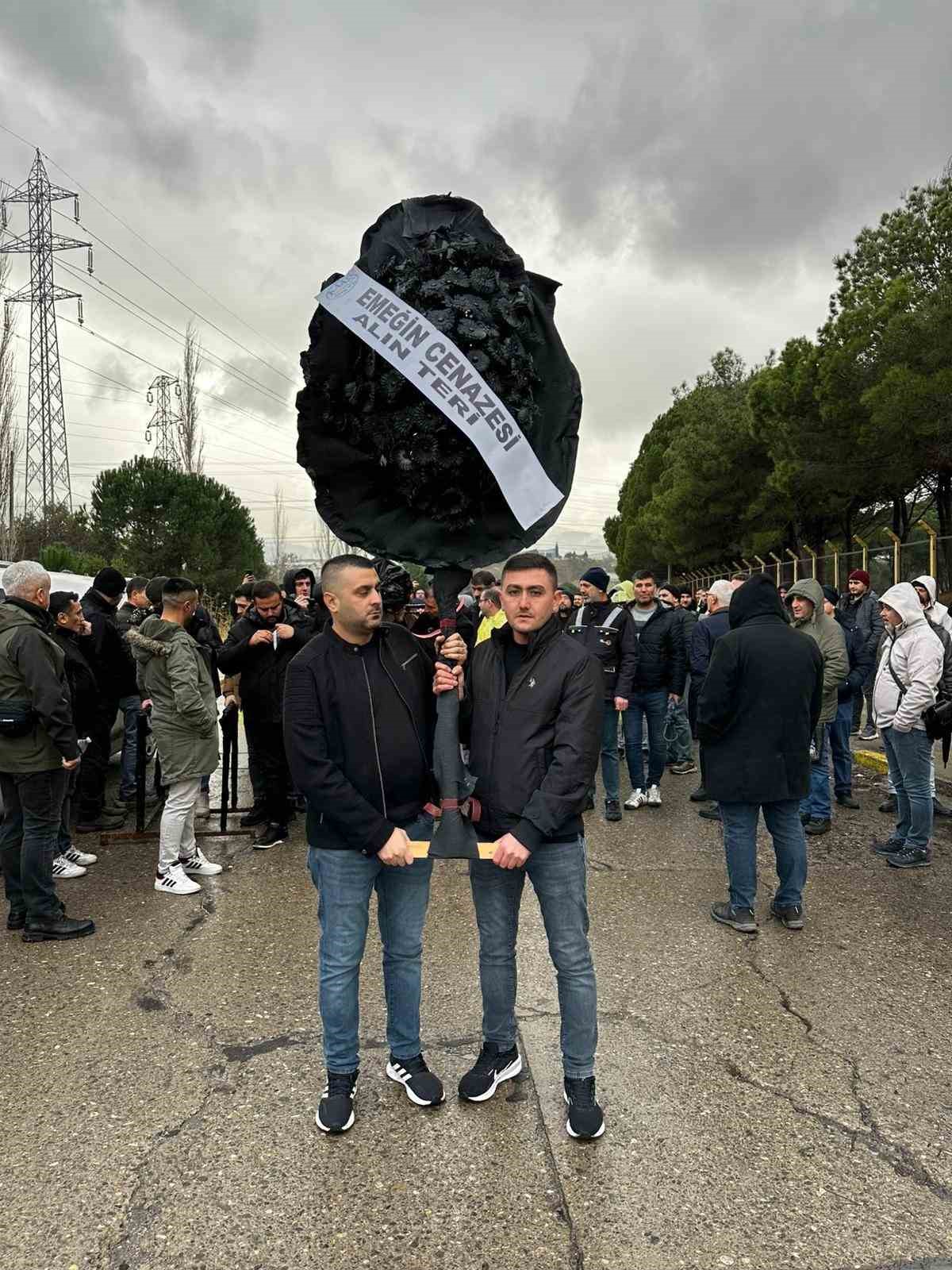 TORKU’ya siyah tabutlu eylem
TORKU’ya siyah tabutlu eylem