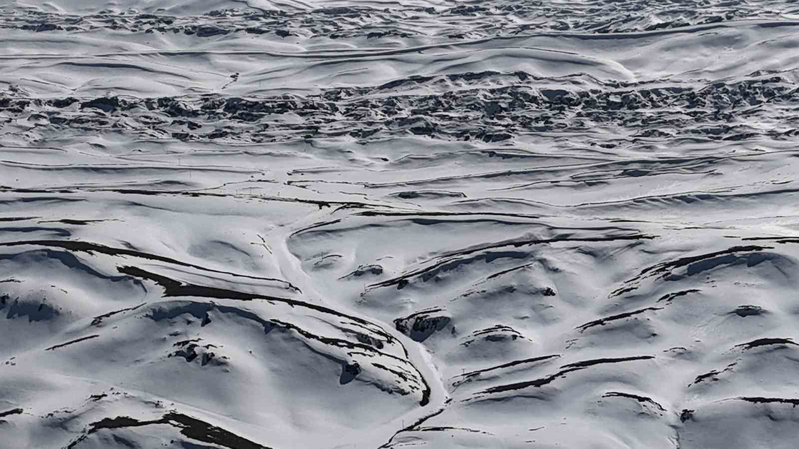 Toroslar’da kar güzelliği havadan görüntülendi
