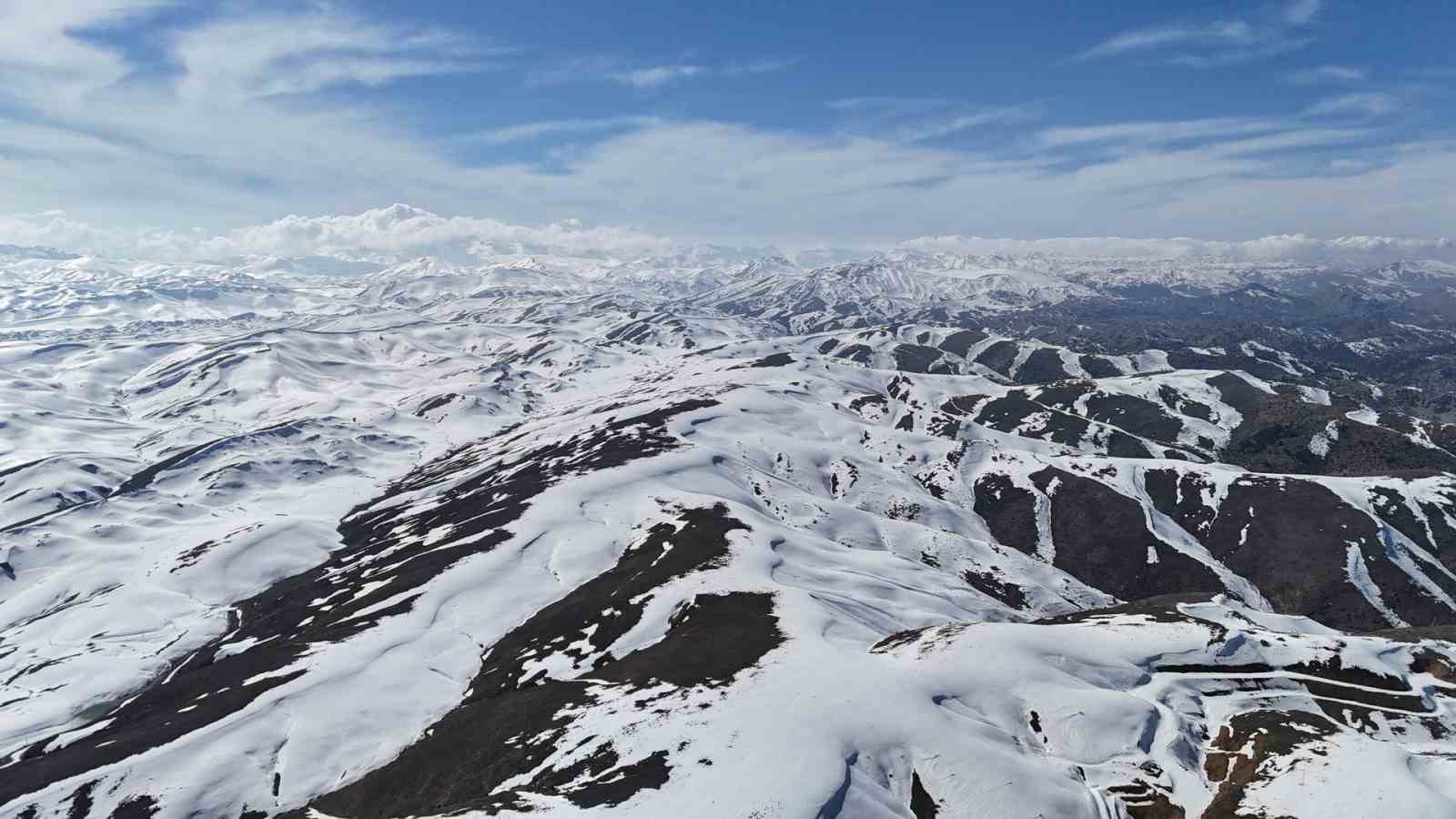 Toroslar’da kar güzelliği havadan görüntülendi
