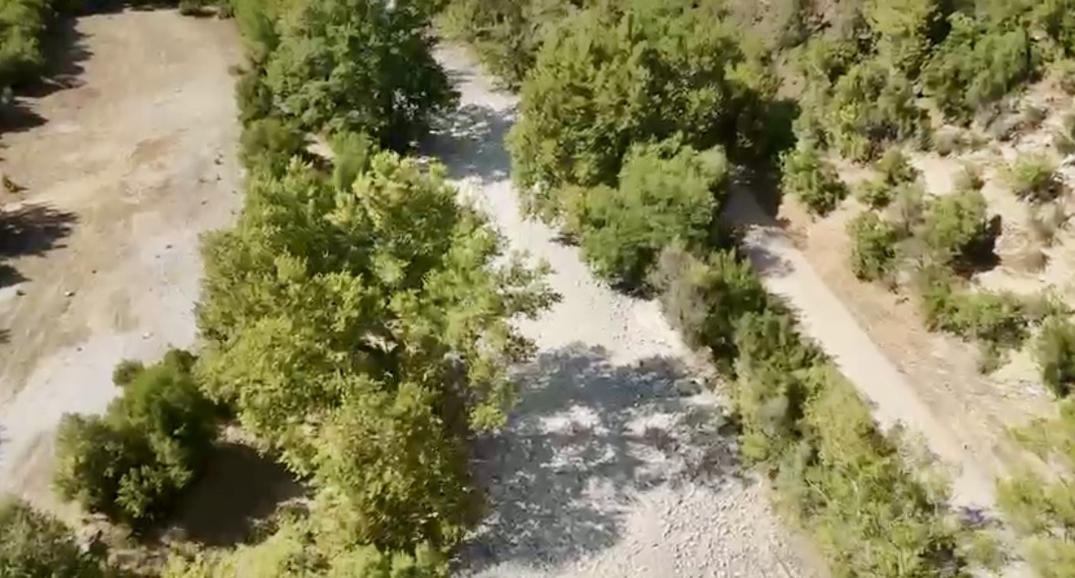 Toroslar’da yağış bereketi kuruyan Üzümdere Irmağını yeniden canlandırdı, şelaleler coştu
