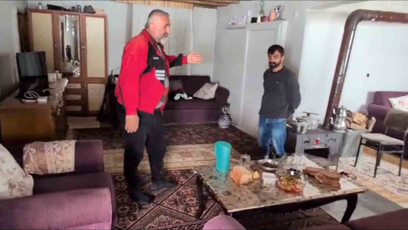 Torul’da kar altında ayı nöbeti
Torul’da kar altında ayı nöbeti