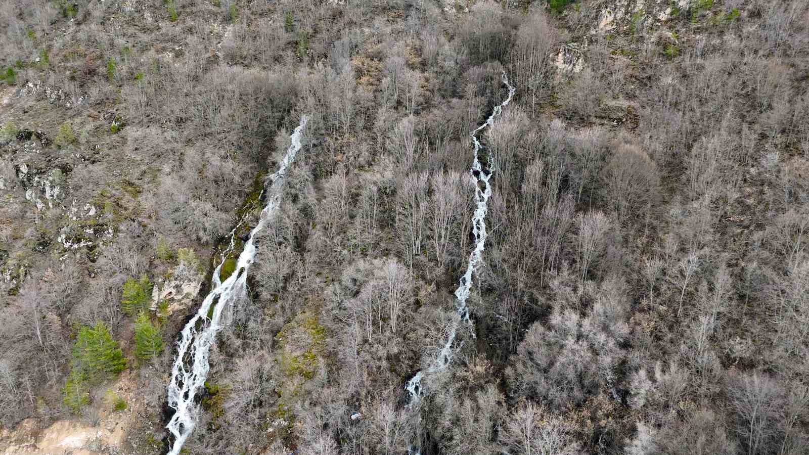 Torul’un gizemli su kaynakları: Gülaçar köyünde mevsimsel doğa olayı
Torul’un gizemli su kaynakları: Gülaçar köyünde mevsimsel doğa olayı