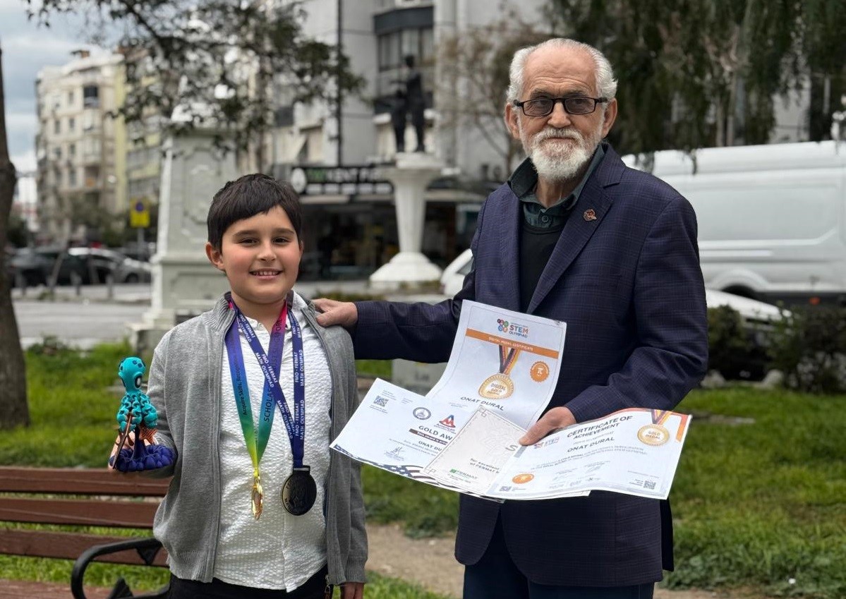 Torundan dedeye en güzel bayram hediyesi
