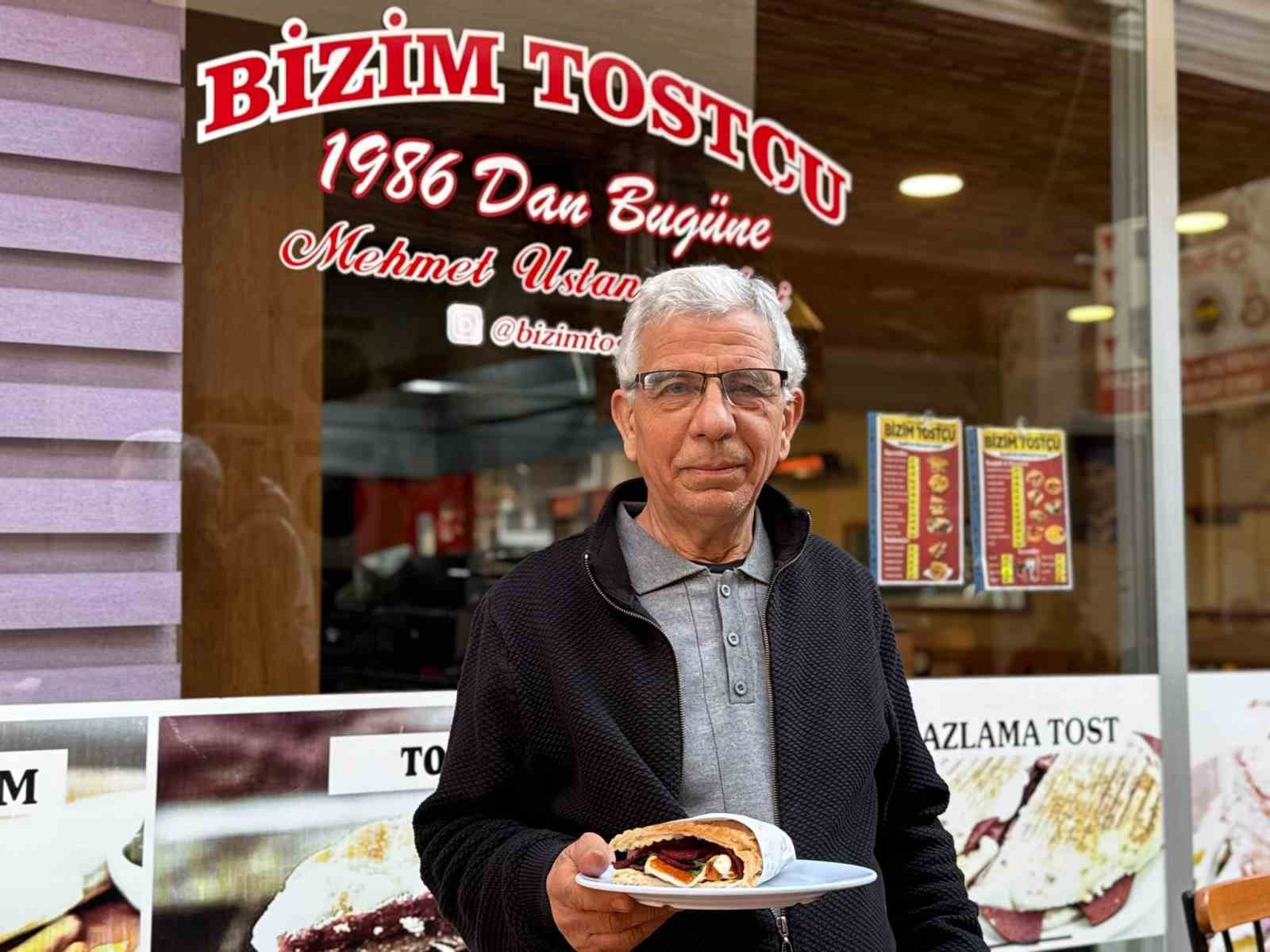 Tostçu Mehmet, Mansur Yavaş’a benzerliği ile dikkat çekiyor
