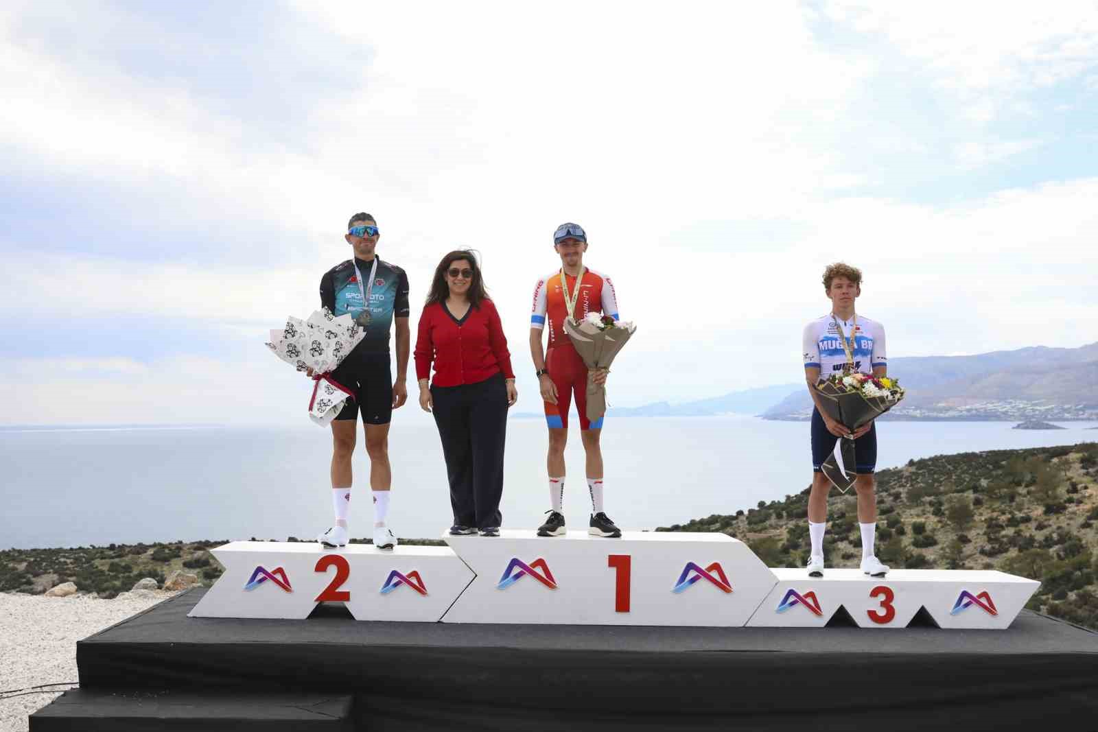 Tour Of Mersin’in ilk etabı Anamur’dan başladı, sporcular 118 kilometre pedalladı
