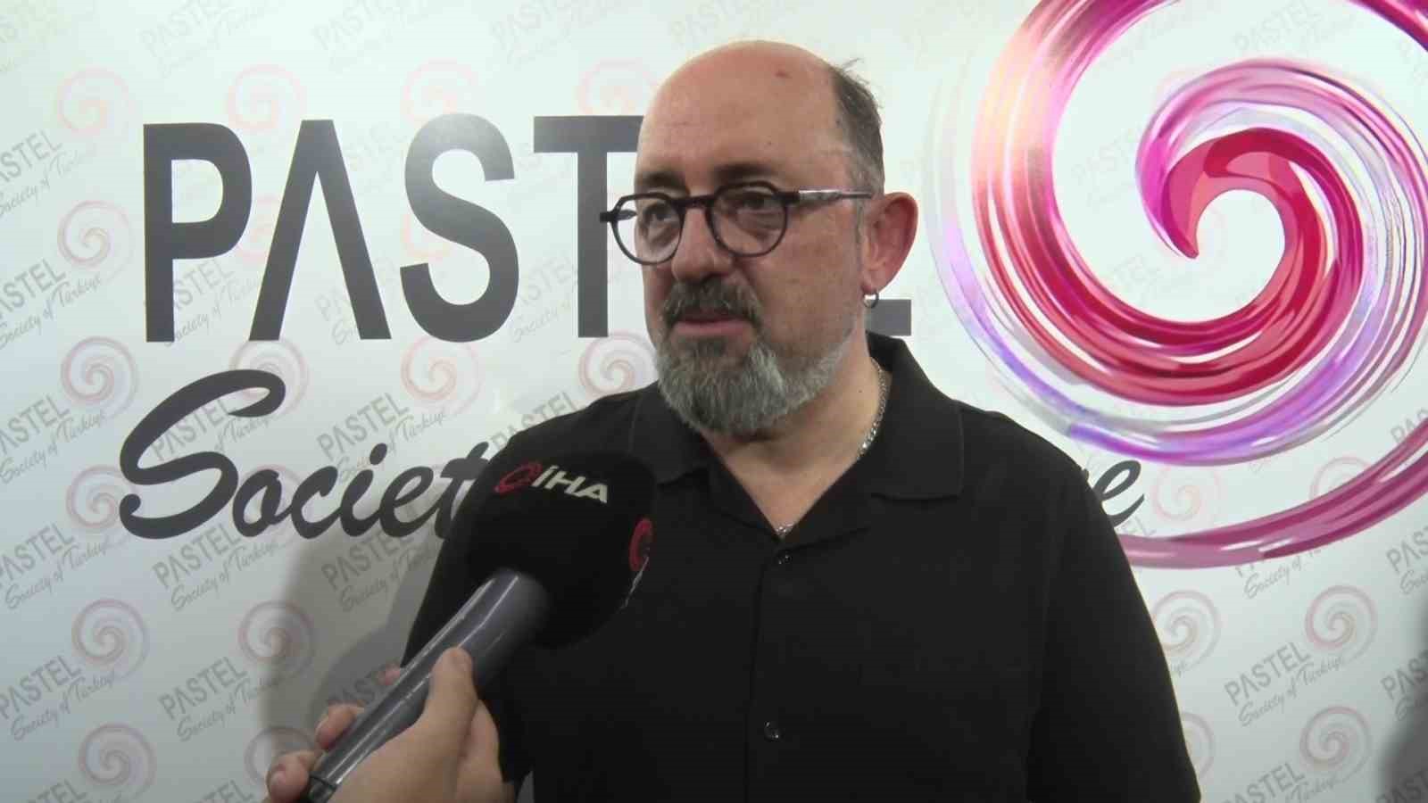 "Toz ve Işık" pastel sergisi kapılarını açtı
