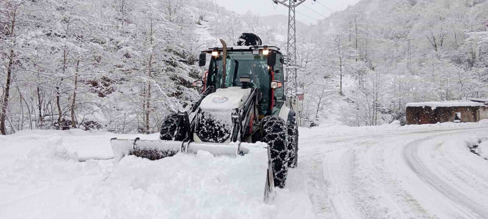 Trabzon’da 70 mahalleye kar nedeniyle ulaşım sağlanamıyor
