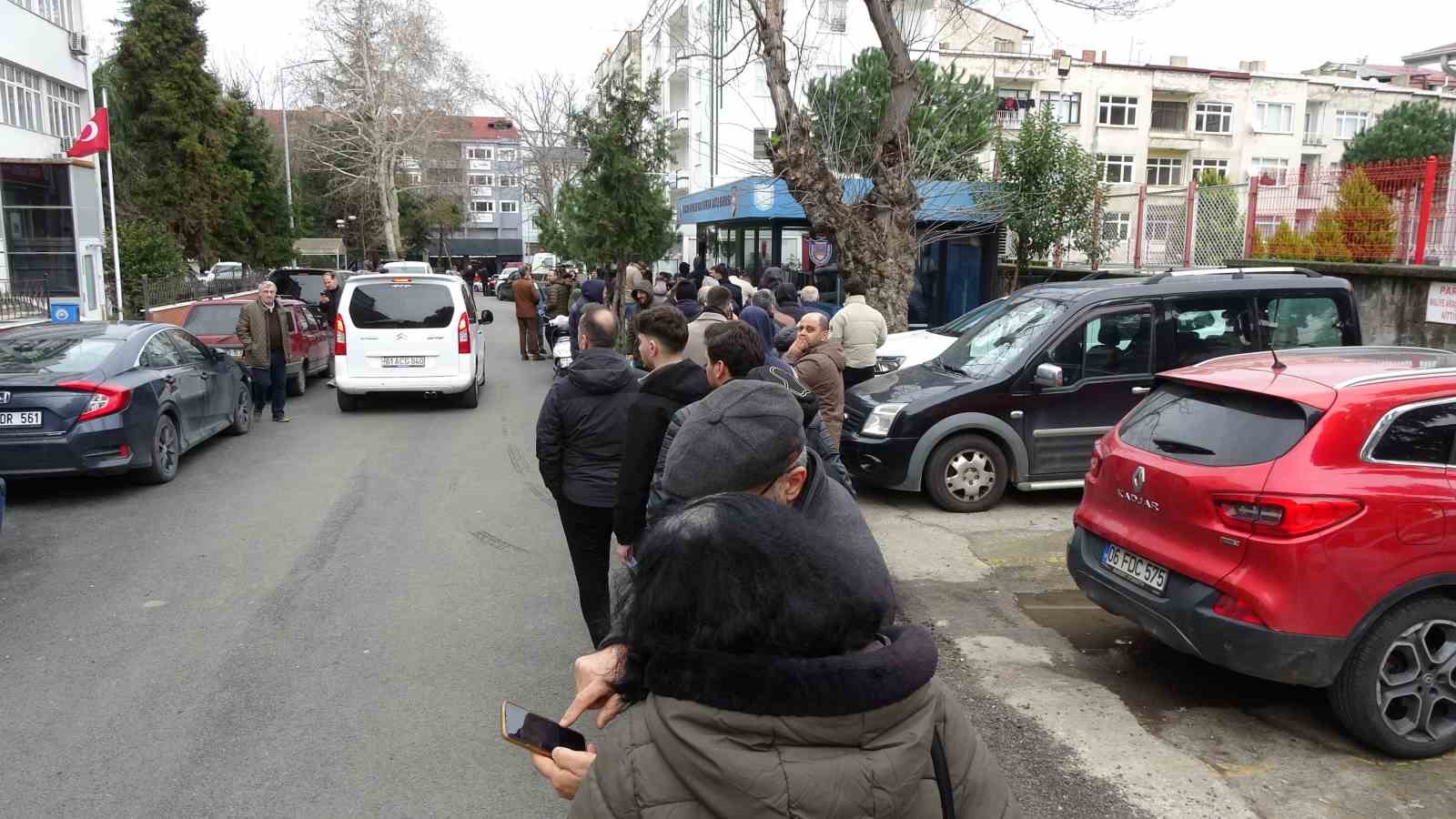 Trabzon’da APP plaka kuyruğu
