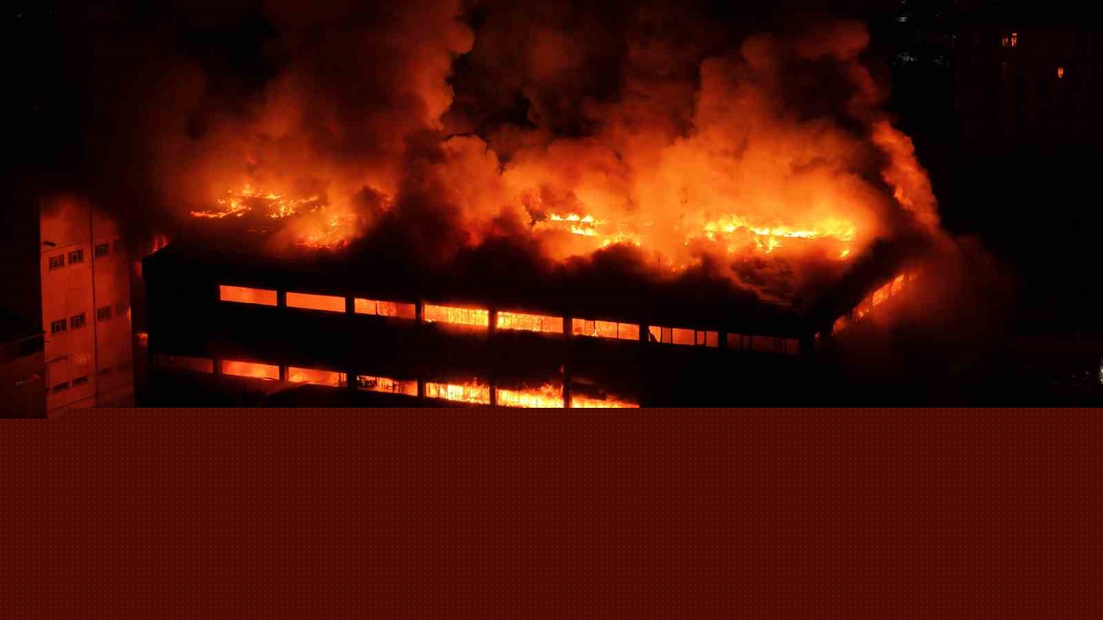 Trabzon’da fındık fabrikasındaki yangına müdahale devam ediyor
