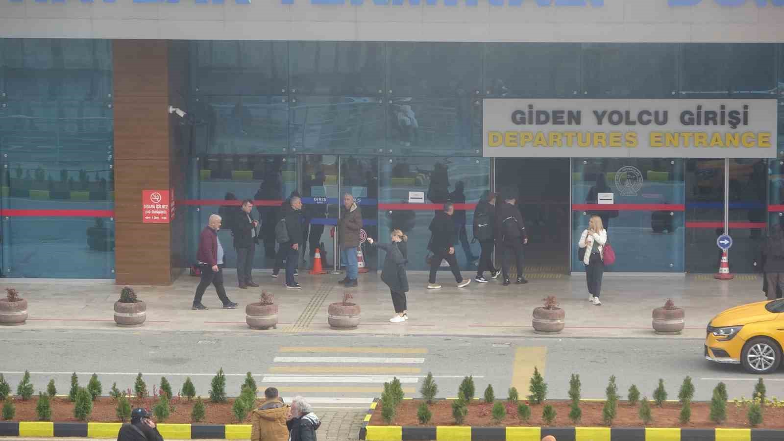 Trabzon’da hava ulaşımına sis engeli
