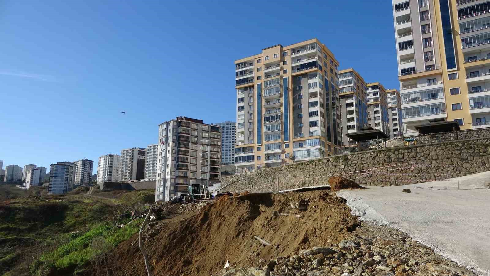 Trabzon’da kaçak hafriyat sahasında heyelan alarmı
