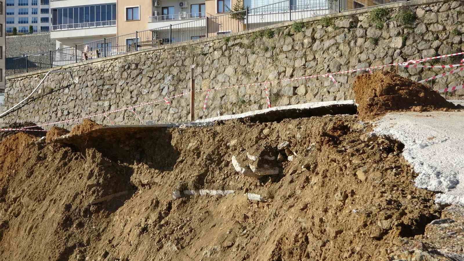 Trabzon’da kaçak hafriyat sahasında heyelan alarmı
