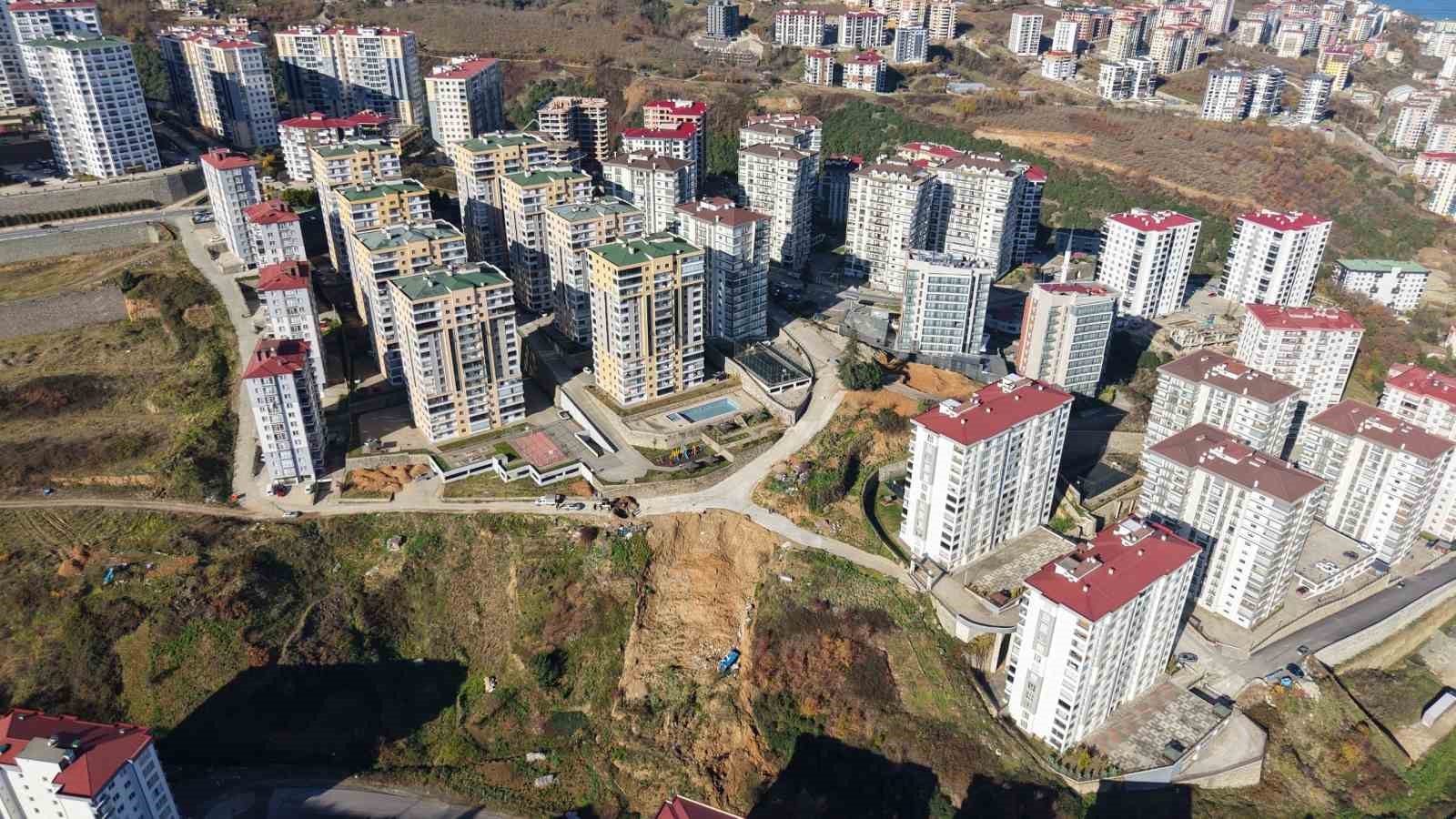 Trabzon’da kaçak hafriyat sahasında heyelan alarmı
