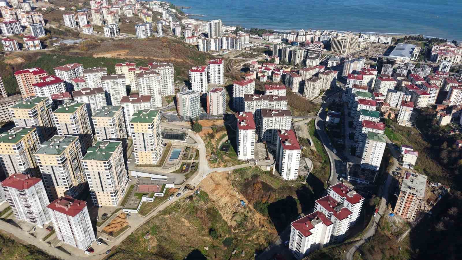 Trabzon’da kaçak hafriyat sahasında heyelan alarmı
