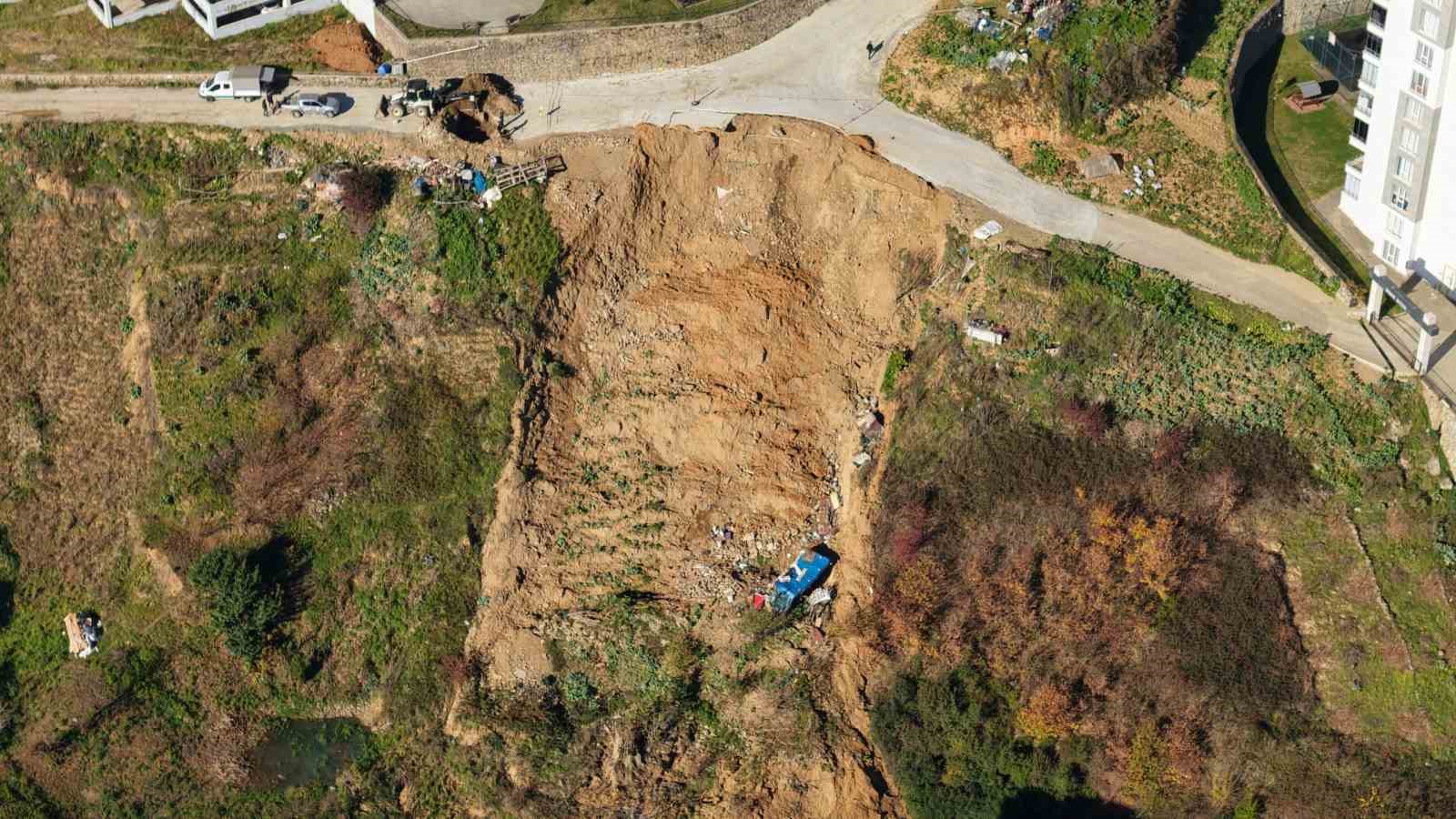 Trabzon’da kaçak hafriyat sahasında heyelan alarmı
