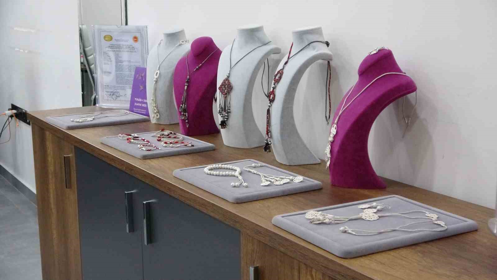 Trabzon’da kadın emeği üretime dönüşüyor: Yerel sanatlar dünyaya açılıyor
