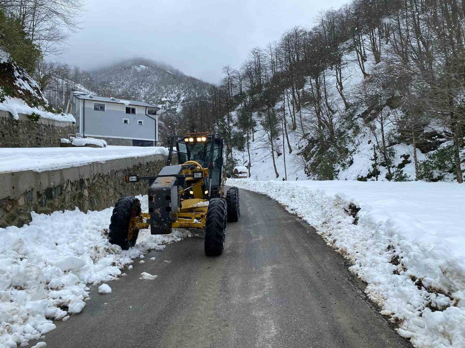 Trabzon’da kapalı mahalle yolu kalmadı
