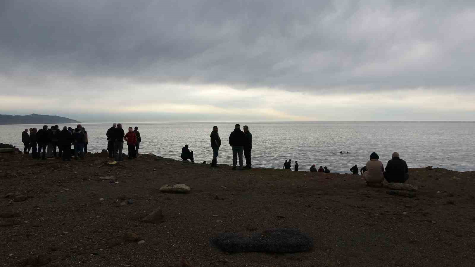 Trabzon’da kayıp genç her yerde aranıyor
