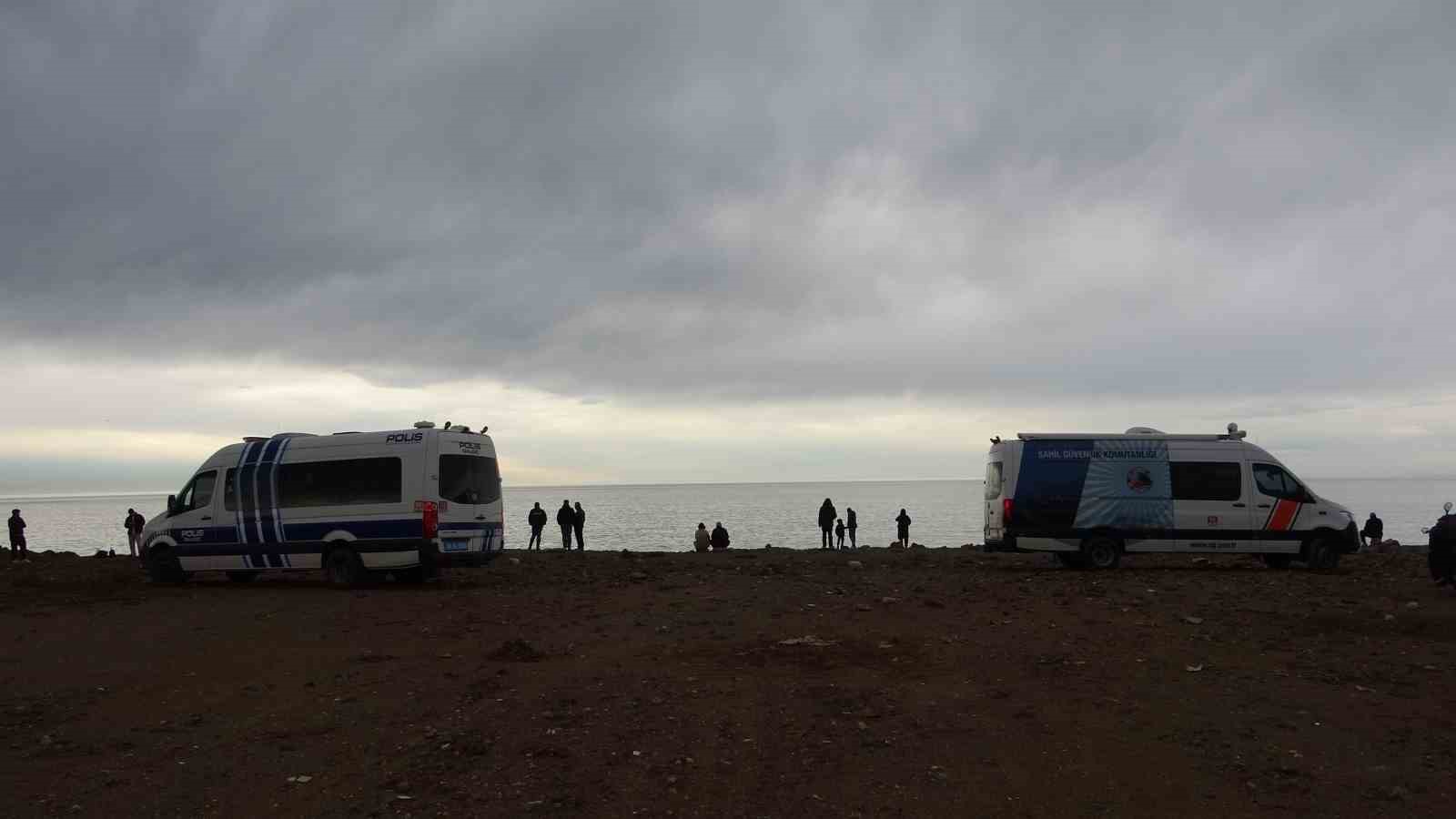 Trabzon’da kayıp genç her yerde aranıyor
