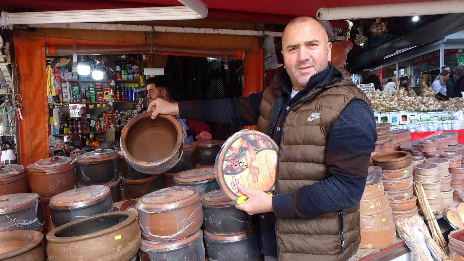 Trabzon’da Ramazan öncesi güveç tezgâhları eski günlerini arıyor
